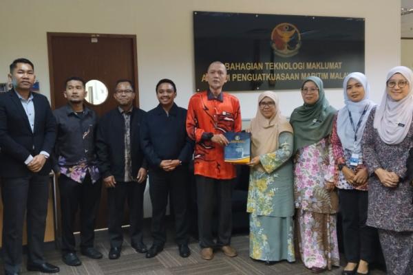 Lawatan Kerja Pemantauan Pelaksanaan Sistem Maklumat Persisiran Pantai dan Pulau-Pulau di Zon Maritim Malaysia (MyMDI) di bawah Platform Malaysia Geospatial Online Services (MyGOS) di Agensi Penguatkuasaan Maritim Malaysia (APMМ)